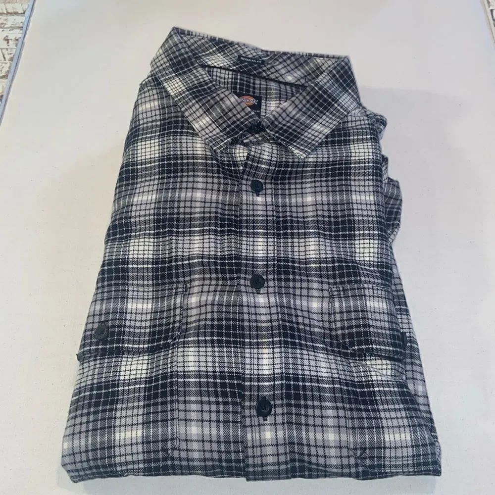 Men’s black and white dickies flannel size 2XL